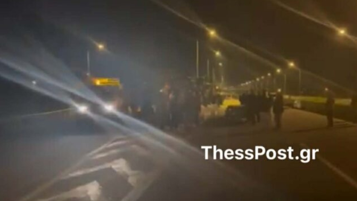 Κομοτηνή: Αγρότες με τρακτέρ κατέκλυσαν την Εγνατία Οδό (Βίντεο)