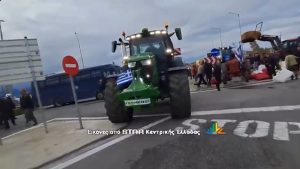 Έσπασαν τον αστυνομικό κλοιό οι αγρότες στο ύψος του Κάστρου – Προβλήματα στην Ιονία οδό από το μπλόκο στο Αγγελόκαστρο (βίντεο)