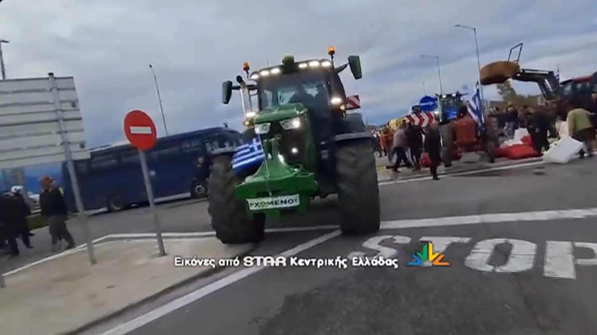 Έσπασαν τον αστυνομικό κλοιό οι αγρότες στο ύψος του Κάστρου – Προβλήματα στην Ιονία οδό από το μπλόκο στο Αγγελόκαστρο (βίντεο)