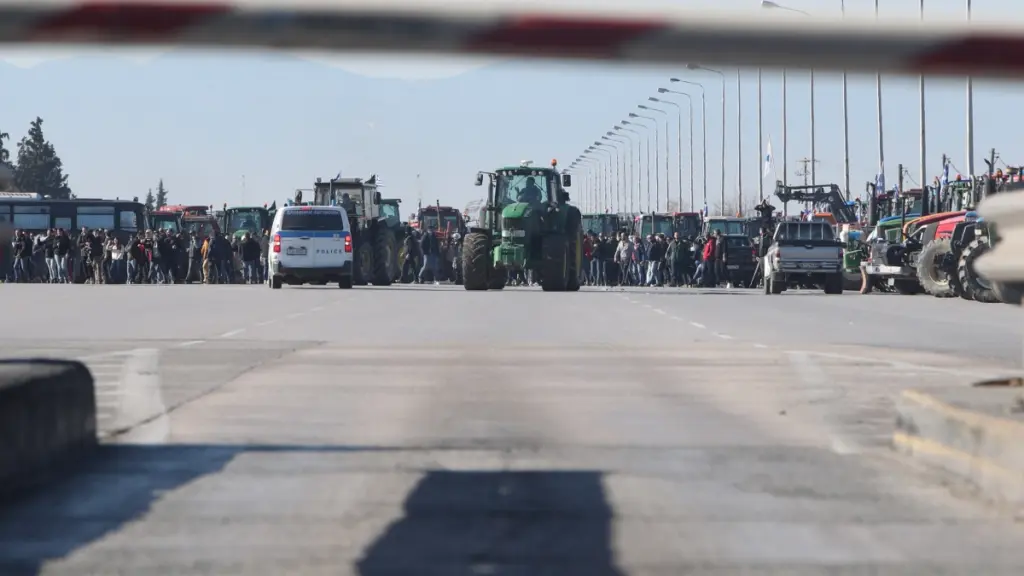 Ξάνθη: Διακοπή της κυκλοφορίας όλων των οχημάτων στην Εγνατία Οδό λόγω των αγροτικών κινητοποιήσεων