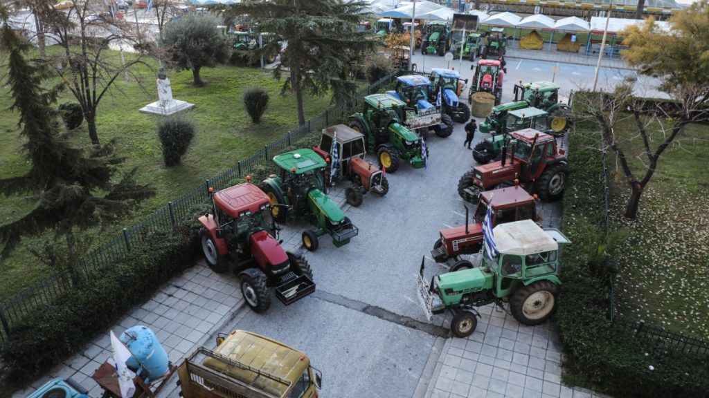 Κλιμακώνουν τις κινητοποιήσεις τους οι αγρότες – Ετοιμάζουν απόβαση στο λιμάνι της Θεσσαλονίκης την Παρασκευή