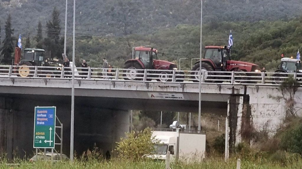 Μπλόκο στον κόμβο του Μπράλου από τους αγρότες – Έκλεισε η εθνική οδός στο σημείο (βίντεο)