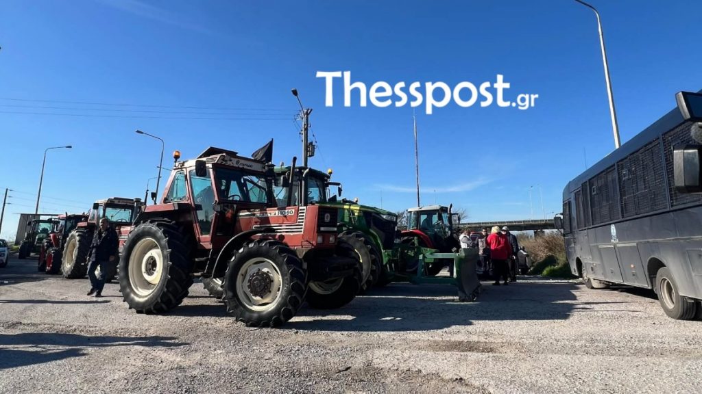 Μάλγαρα: Μπλόκο από την αστυνομία στους αγρότες στα διόδια – Δείτε εικόνες και βίντεο