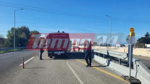 Κομβόι αγροτών πριν την γέφυρα Ρίου-Αντιρρίου – Τους έκλεισε τον δρόμο με κλούβες η ΕΛΑΣ στην εθνική οδό Πατρών – Αθηνών