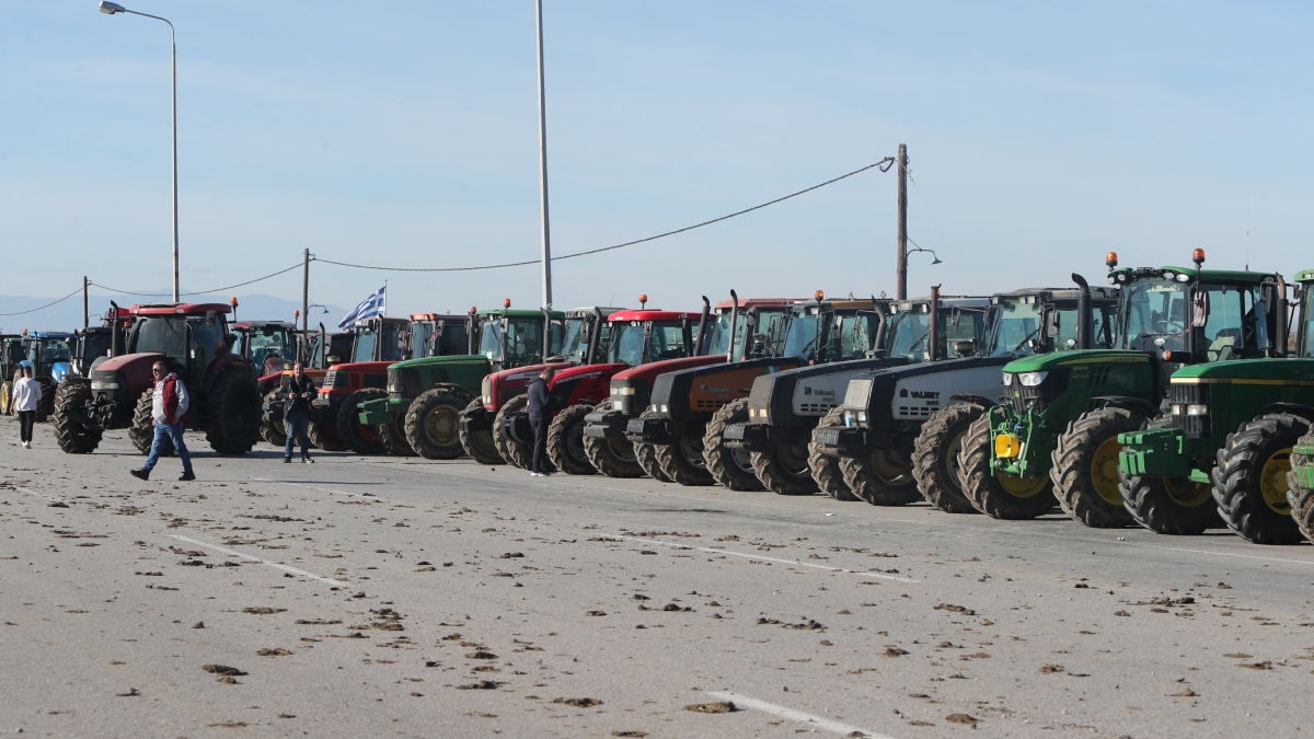 Μπλόκο αγροτών στα Μάλγαρα: Άνοιξε η εθνική οδός στο ρεύμα προς Θεσσαλονίκη – Έμφραγμα” στη ΠΑΘΕ, πού υπάρχουν μπλόκα