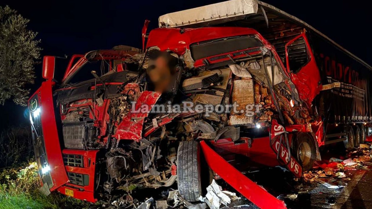 Σοβαρό τροχαίο στην Αμφίκλεια με δυο τραυματίες – Νταλίκες συγκρούστηκαν μετωπικά (Φωτογραφίες)