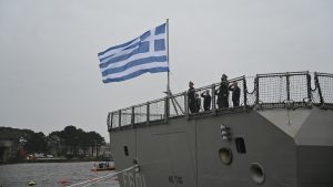 Ξανά στο επίκεντρο η ελληνική αμυντική βιομηχανία – Το στοίχημα της επόμενης ημέρας και οι παγίδες