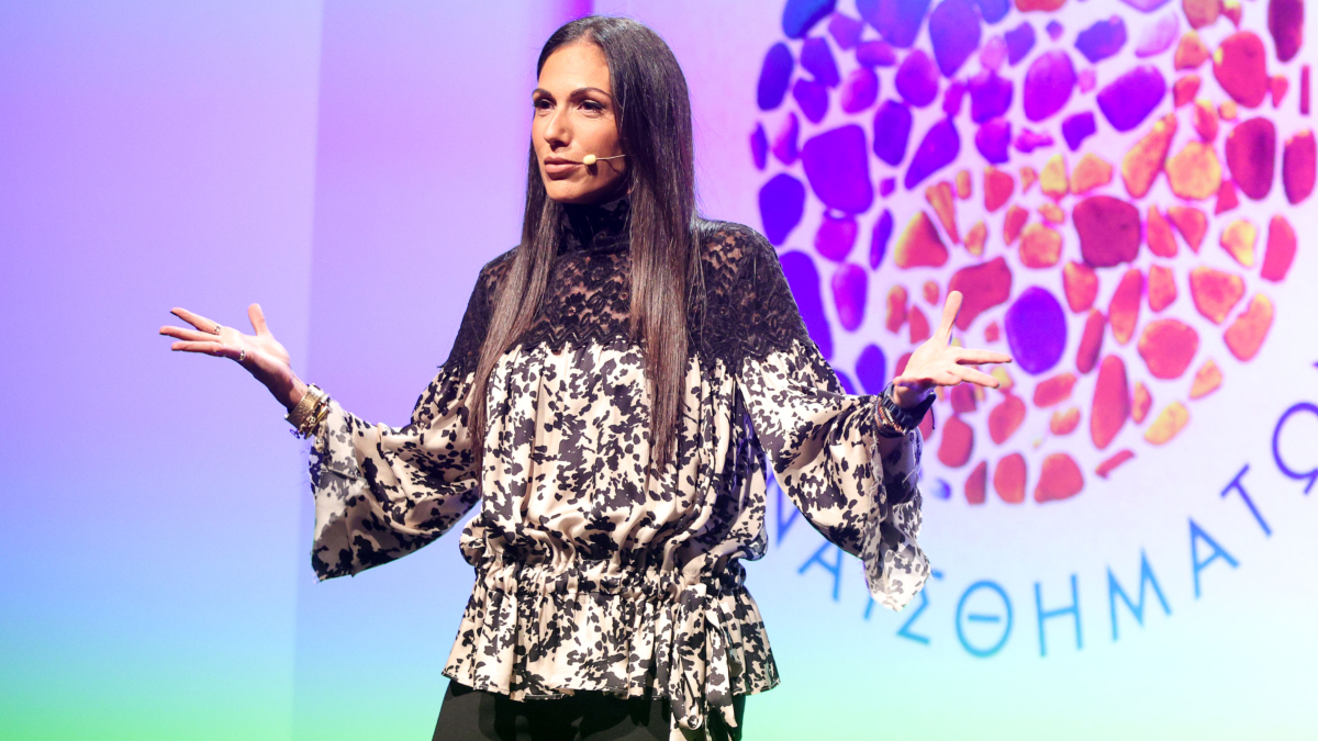 Ανθή Βούλγαρη: Οι on air ευχές στον γιο της για το όνομά του – «Σήμερα είναι η πρώτη μας γιορτή»