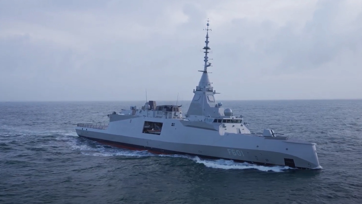 Παραδόθηκε η φρεγάτα “Κίμων”: Συγκίνηση στην τελετή ένταξης στη Λοριάν  – “Η Ελλάδα έχει το ισχυρότερο Πολεμικό Ναυτικό της ιστορίας της” είπε ο Δένδιας