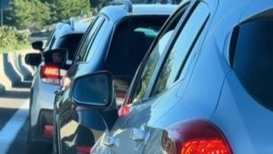 Κυκλοφοριακό χάος έως τις 2 τα ξημερώματα στη Βοιωτία – Ουρές 8 χιλιομέτρων προς Αθήνα (βίντεο)