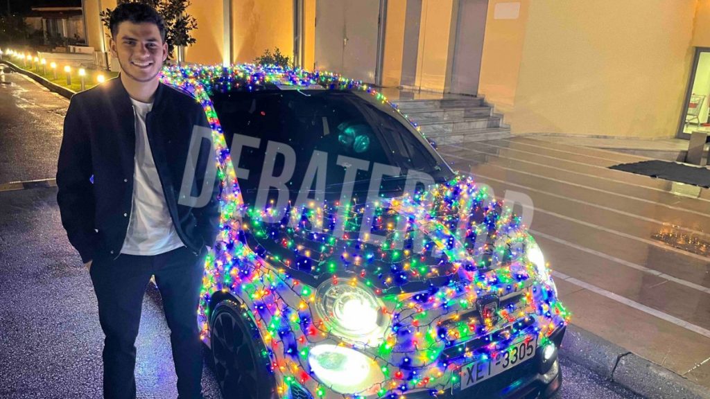 Το πιο viral Χριστουγεννιάτικο αυτοκίνητο – Ο ιδιοκτήτης του οχήματος μιλάει στο DEBATER