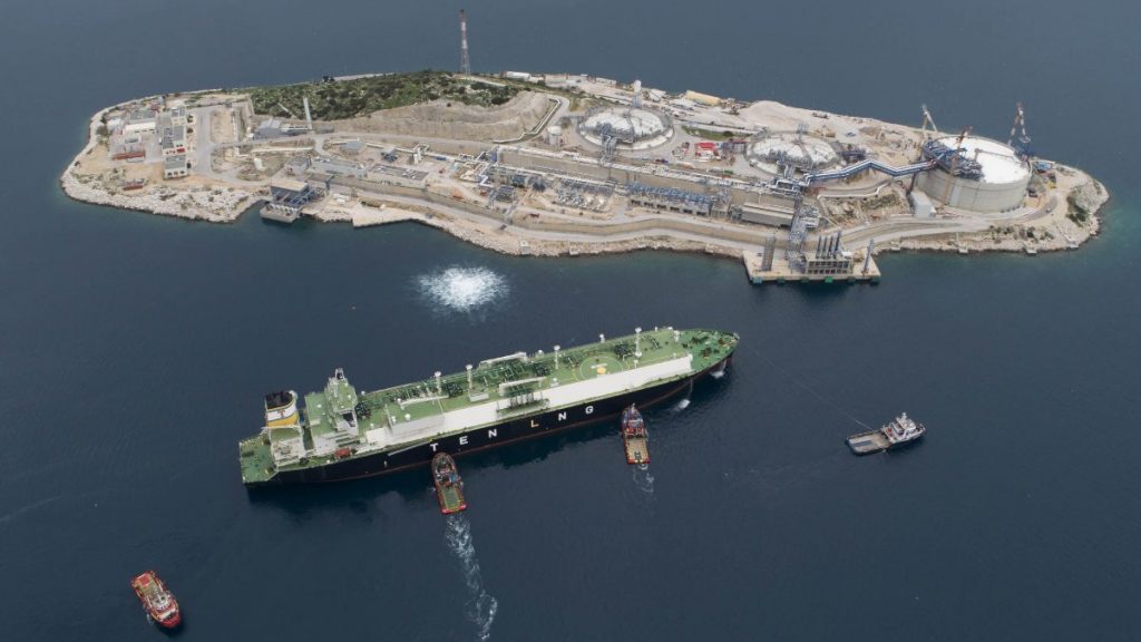 Η ΔΕΠΑ Εμπορίας αλλάζει πίστα