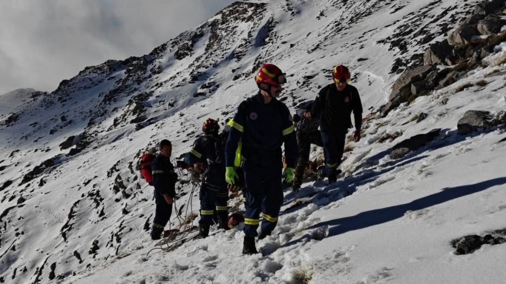 Ταϋγετος: Αίσιο τέλος στην πολύωρη επιχείρηση διάσωσης για τον πεζοπόρο που εγκλωβίστηκε με το σκυλί του