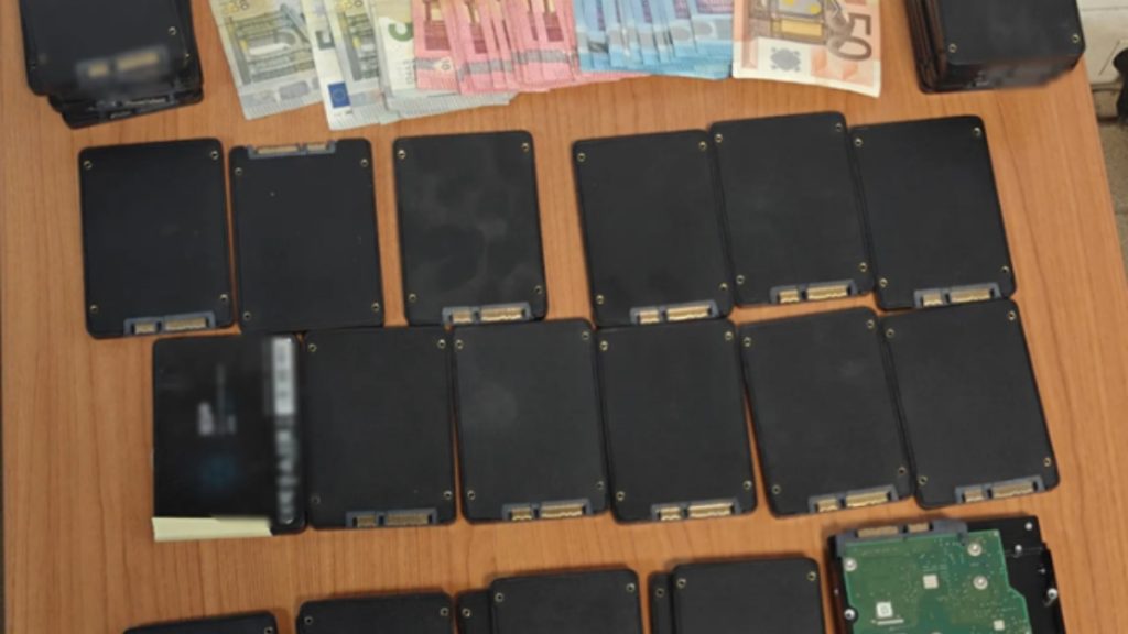 Μπαράζ ελέγχων από την ΕΛ.ΑΣ. για τον παράνομο εορταστικό τζόγο – Έφοδος σε δύο στέκια παράνομου τζόγου σε Κερατσίνι και Θεσσαλονίκη