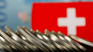 Ελβετικό φράγκο: Τι προβλέπει η κυβερνητική παρέμβαση για τη μετατροπή των δανείων σε ευρώ