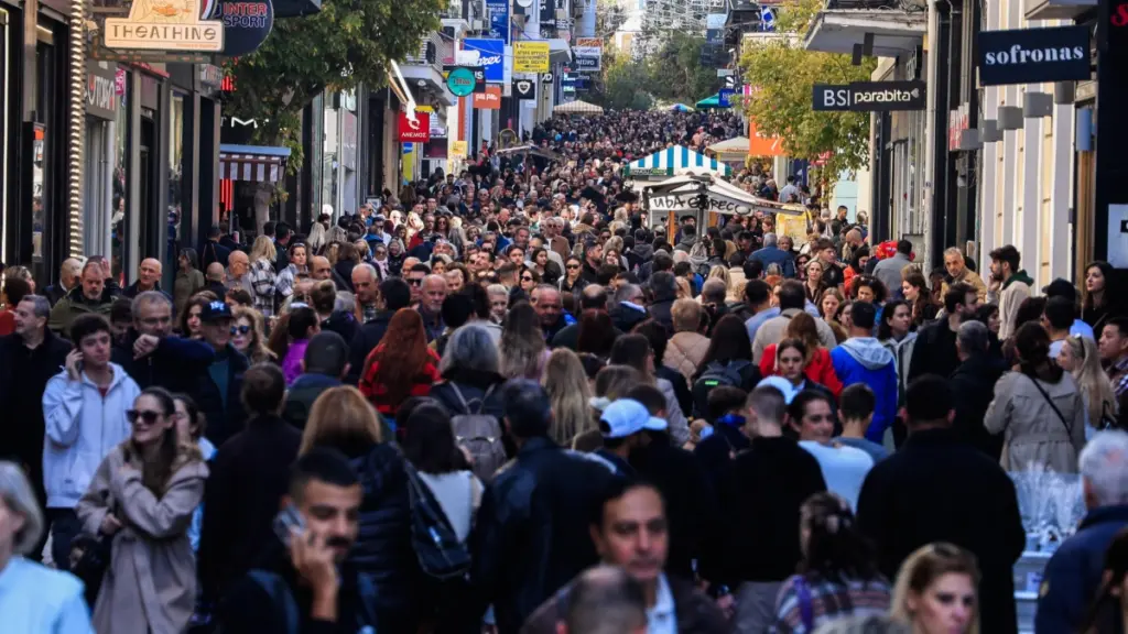 Εορταστικό ωράριο: Ανοιχτά σήμερα και αύριο καταστήματα και σούπερ μάρκετ – Αναλυτικά οι ώρες λειτουργίες μέχρι την Πρωτοχρονιά