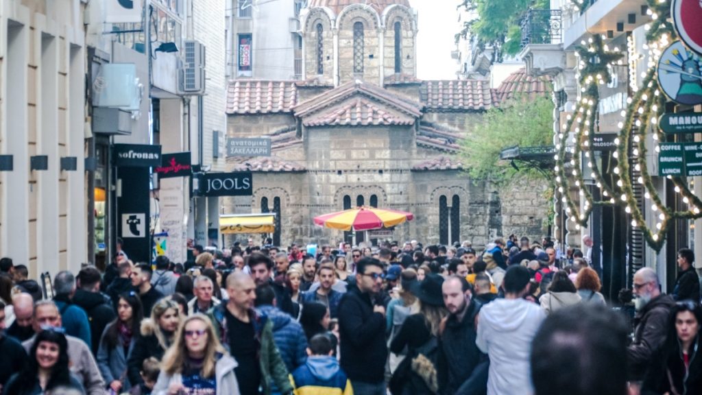 Εορταστικό ωράριο: Ποιες Κυριακές θα είναι ανοιχτά τα καταστήματα – Το προτεινόμενο ωράριο λειτουργίας