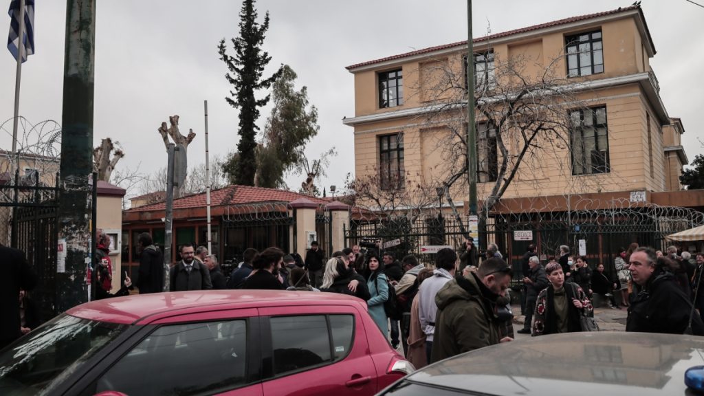 Τηλέφωνο για βόμβα στα δικαστήρια της Ευελπίδων