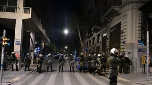 Ένταση και επεισόδια στην πορεία για την δολοφονία του Αλέξη Γρηγορόπουλου στο κέντρο της Αθήνας