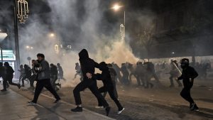 Αλέξανδρος Γρηγορόπουλος: Ολοκληρώθηκε η πορεία για τα 17 χρόνια από τη δολοφονία του – Επεισόδια και συλλήψεις (Βίντεο – Φωτογραφίες)