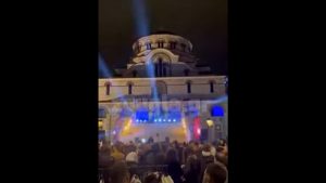 Δούκας για το πάρτι μπροστά στην εκκλησία στο Γαλάτσι: “Γίνεται για 4η χρονιά – Παρεξηγήθηκε ο ακροδεξιός Πλεύρης”