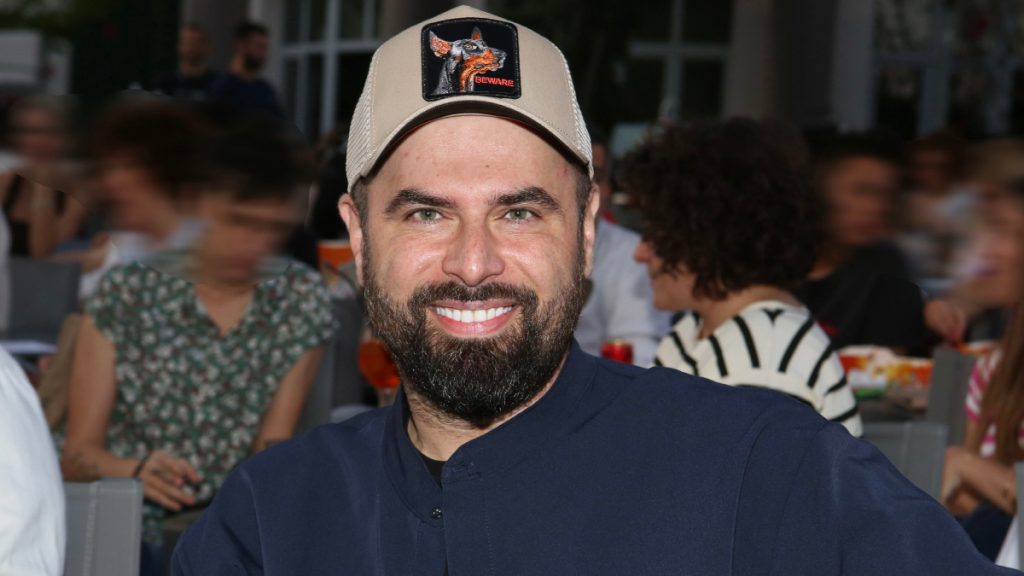 Γιώργος Παπαδόπουλος: Στο νοσοκομείο ο τραγουδιστής – Η ανακοίνωση για την περιπέτεια υγείας του