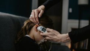 Επελαύνει η γρίπη τις τελευταίες μέρες – Σε κρίσιμη κατάσταση με εγκεφαλίτιδα ένα 3χρονο κορίτσι στη Λάρισα