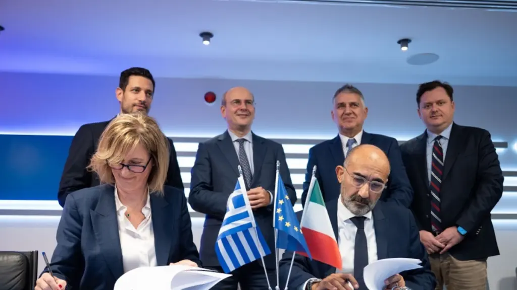 Hellenic Train: Υπεγράφη η παραγγελία για 23 νέα τρένα – Επενδύσεις 420 εκατομ. ευρώ και νέοι κανόνες στον σιδηρόδρομο