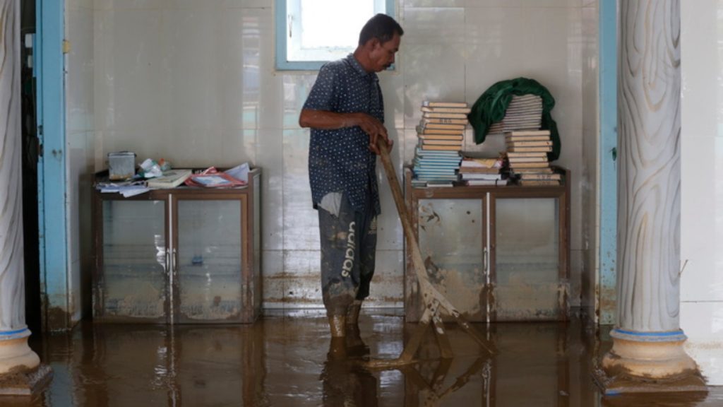 Ινδονησία: Στους 950 οι νεκροί από τις πλημμύρες – Πάνω από 270 αγνοούμενοι (βίντεο)