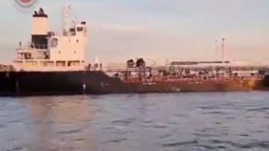 Ιράν: Οι Φρουροί της Επανάστασης κατέσχεσαν πετρελαιοφόρο δεξαμενόπλοιο για «λαθρεμπόριο καυσίμων»