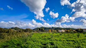 Καιρός αύριο: Συννεφιασμένο σκηνικό και ισχυροί άνεμοι στο Αιγαίο