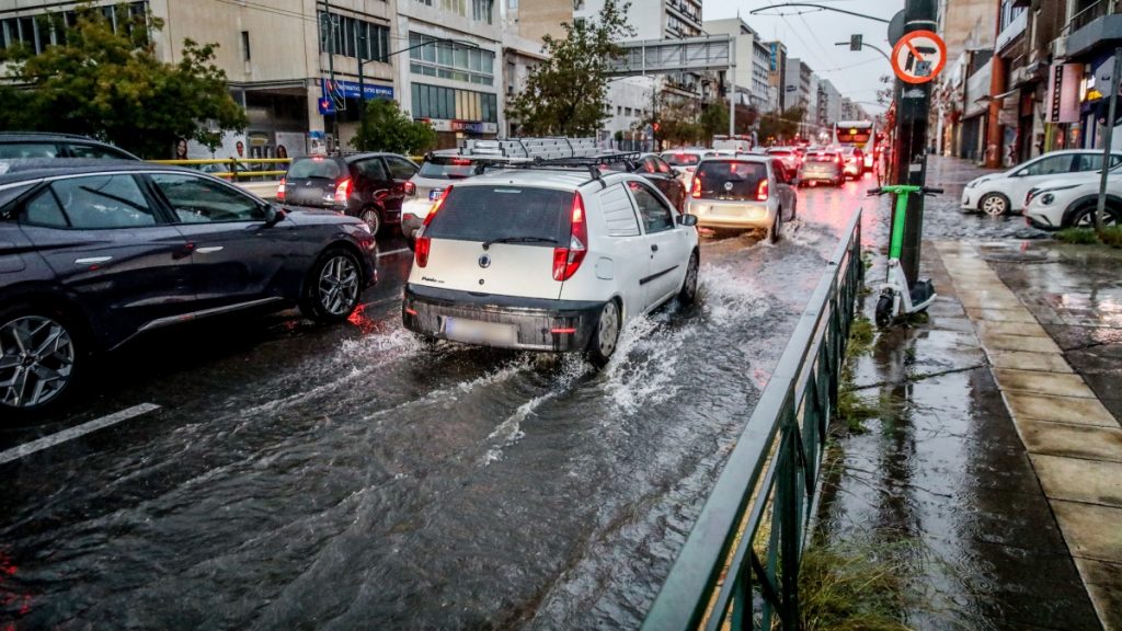 Καιρός: Έρχονται βροχές και καταιγίδες από την Πέμπτη – Ποιες περιοχές θα βρεθούν στο “μάτι” της κακοκαιρίας