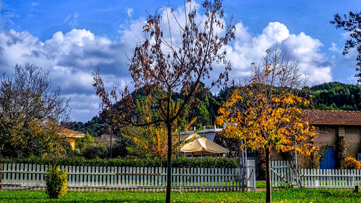 Καιρός αύριο: Αίθριο σκηνικό και μικρή πτώση της θερμοκρασίας