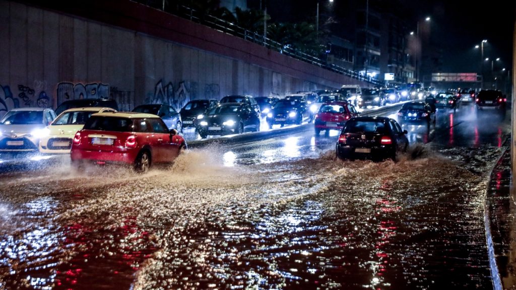 Κακοκαιρία Byron: Δείχνει τα «δόντια της» στη χώρα – Πώς θα εξελιχθούν τα έντονα φαινόμενα τις επόμενες ώρες