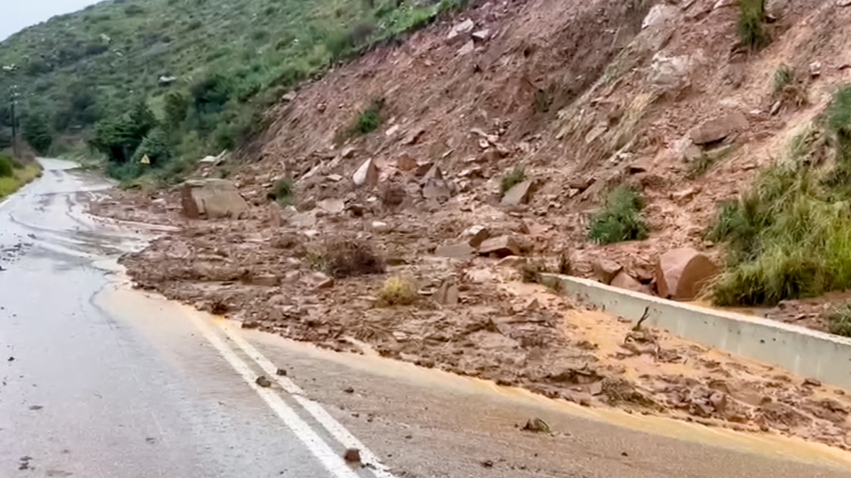 Πλημμυρισμένοι δρόμοι και διακοπές κυκλοφορίας σε Πιερία, Χαλκιδική και Ημαθία