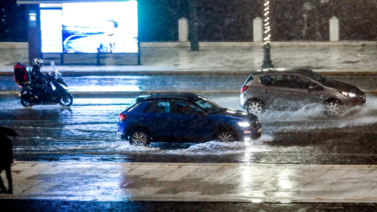 Κακοκαιρία Byron: Ποιοι δρόμοι της Αττικής αντιμετωπίζουν προβλήματα