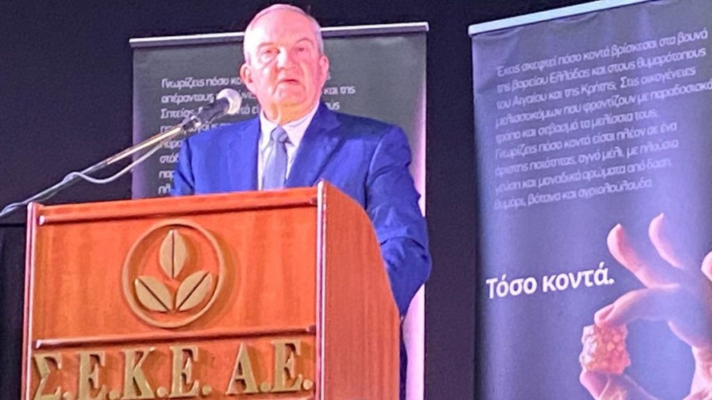 Καραμανλής στη ΣΕΚΕ: “Οφείλουμε να είμαστε ιδιαίτερα ευαίσθητοι και δεκτικοί απέναντι στους Έλληνες αγρότες και κτηνοτρόφους”