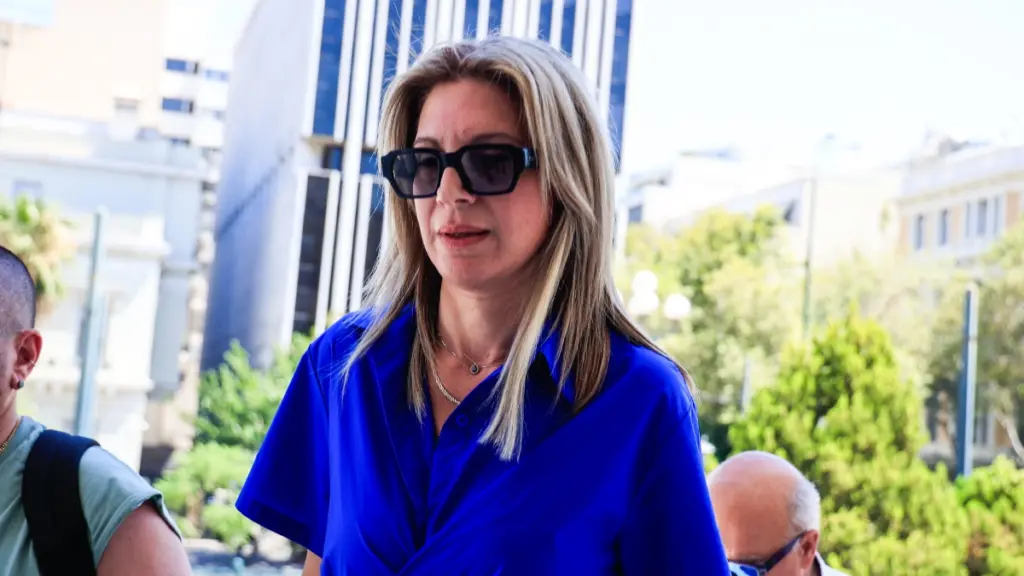 Μέλη του Συλλόγου θυμάτων Τεμπών αδειάζουν την Καρυστιανού για το “κίνημα-κόμμα”: “Δεν μας αφορά η εμπλοκή με την πολιτική”
