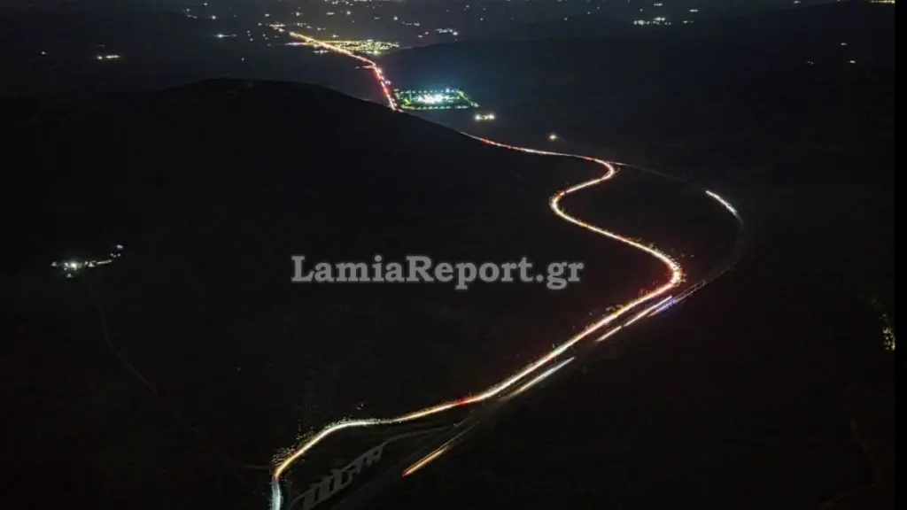 Ταλαιπωρία στην Εθνική Οδό – Ουρές χιλιομέτρων στο Κάστρο Βοιωτίας (βίντεο)