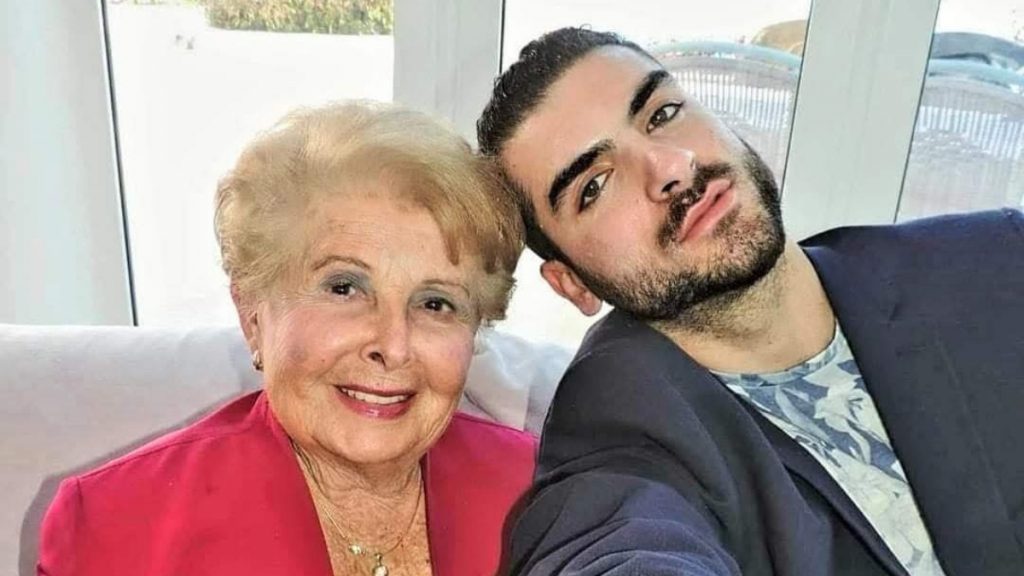 Βέφα Αλεξιάδου: Στενός φίλος της μιλά στο DEBATER – «Μια ζωή γεμάτη πίστη, απώλειες και μεγαλείο» (pics)