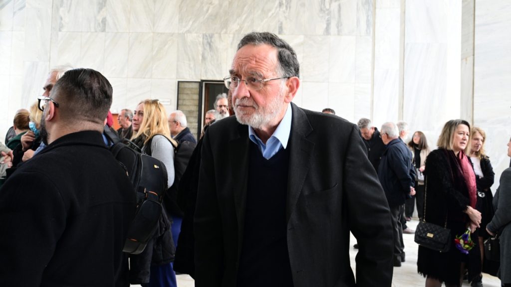 Λαφαζάνης: “Σε πανικό λόγω Τσίπρα στον ΣΥΡΙΖΑ – Τους έκανε τον επικήδειο στο Παλλάς”