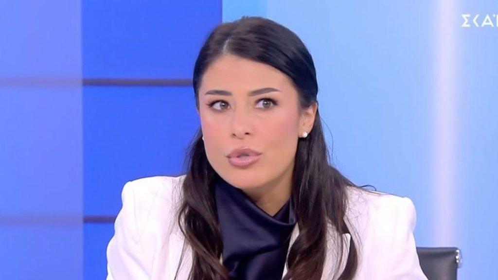 Λατινοπούλου: «Ώπα, είπαμε να ξεκινήσουμε με το δεξί τον μήνα» – Η αντίδραση της για τη σύγκριση με την Κωνσταντοπούλου (Βίντεο)