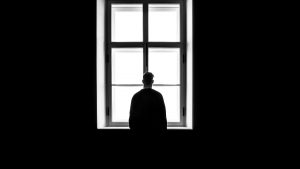 Ζώδια: Αυτά είναι τα 3 που αγαπούν τη μοναξιά – Προτιμούν περισσότερο να είναι μόνα τους