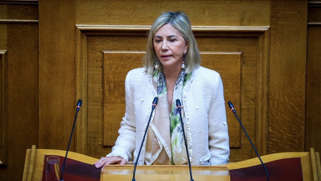 Άρθηκε η ασυλία της Ζέττας Μακρή μετά από μήνυση του Δημήτρη Μαρέδη