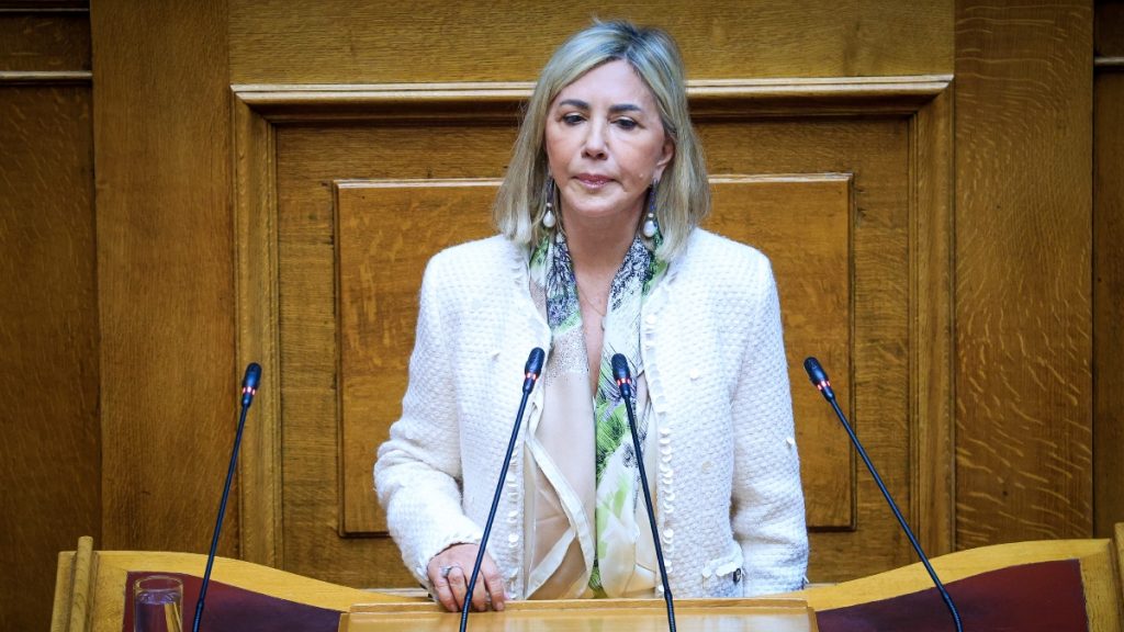 Ζέττα Μακρή: “Ο Μαρέδης με εκβίαζε να του καταβάλλω χρήματα για να μη με συκοφαντεί”