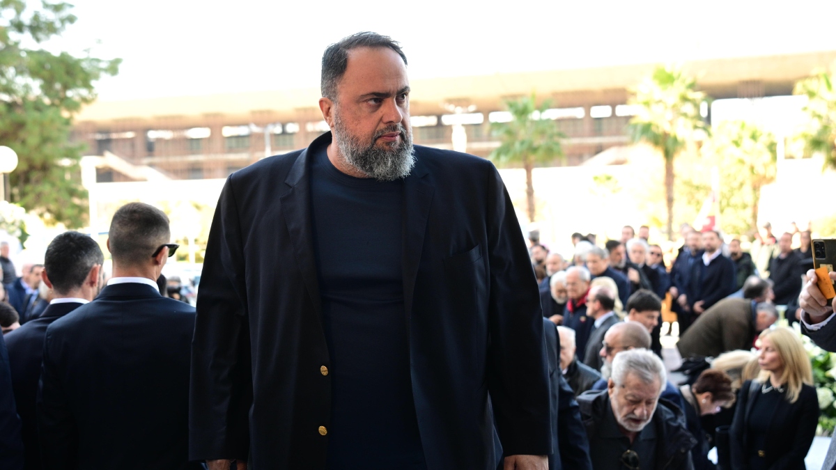 Το τελευταίο αντίο στην Ειρήνη Μαρινάκη στον Ιερό Ναό Αγίου Νικολάου Πειραιώς (Φωτογραφίες)