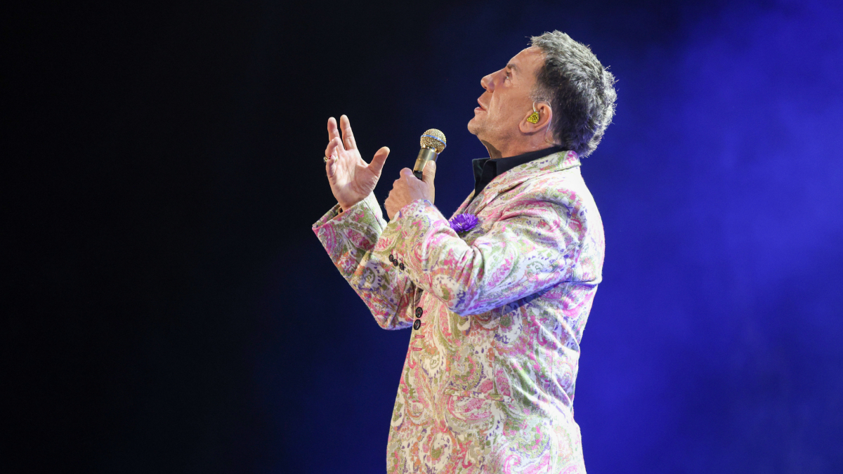 Γιώργος Μαζωνάκης: Κανονικά απόψε η πρεμιέρα του στο νυχτερινό κέντρο που θα τραγουδάει