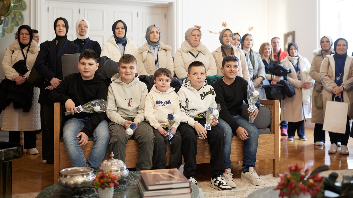 Μητσοτάκης: Συνάντηση με μαθητές του μειονοτικού Δημοτικού Σχολείου Πάχνης