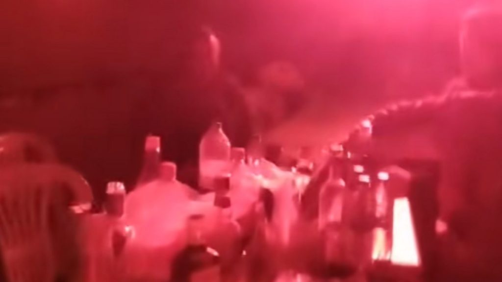 Αγρότες: Τα viral σκηνικά των μπλόκων – Τα αυτοσχέδια μπουζούκια σε φορτηγό και η τούρτα-έκπληξη σε αστυνομικό