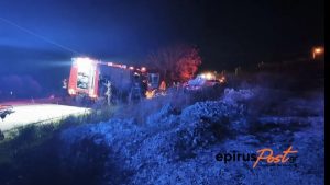 Ιονία Οδός: Ανετράπη φορτηγό σε παράδρομο – Εγκλωβίστηκε ο οδηγός